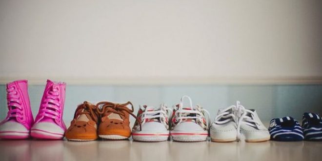 Γιατί δεν πρέπει να φοράτε παπούτσια μέσα στο σπίτι