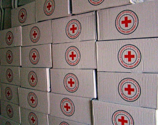 Διανομή εκατοντάδων δεμάτων από τον Ελληνικό Ερυθρό Σταυρό σε ευάλωτες ελληνικές οικογένειες της Θεσσαλονίκης