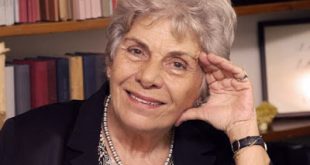 Επίτιμη διδάκτωρ του Πανεπιστημίου Αθηνών η Κική Δημουλά