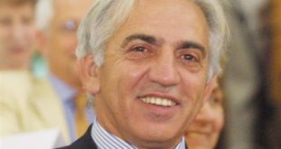 Ο Ναύαρχος που ΄χει λύσει το θέμα των σκουπιδιών! Ποιος είναι και πως τα κατάφερε