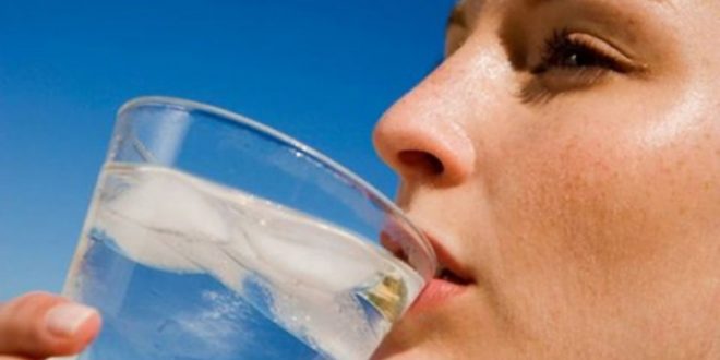 Οι τροφές που ενυδατώνουν άμεσα τον οργανισμό