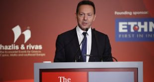 «Καμπανάκι» Στουρνάρα για την υψηλή φορολογία - Νωρίς ακόμη για έξοδο στις αγορές