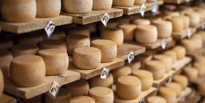 Έτσι θα παραμείνουν τα τυριά στο ψυγείο φρέσκα