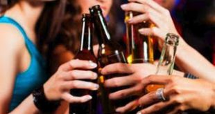 Δύο αλκοολούχα ποτά τη μέρα πίνει ο μέσος Ευρωπαίος και κινδυνεύει από καρκίνο του εντέρου