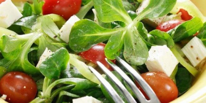 Τρία πράγματα που πρέπει να προσέξουμε στη διατροφή όταν έχει ζέστη