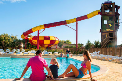 Γνωρίζετε ότι το νερό της πισίνας μπορεί να επηρεάσει τα δόντια σας;