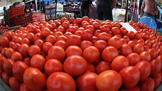 Δέσμευση 2 τόνων ντομάτας στη λαχαναγορά του Ρέντη
