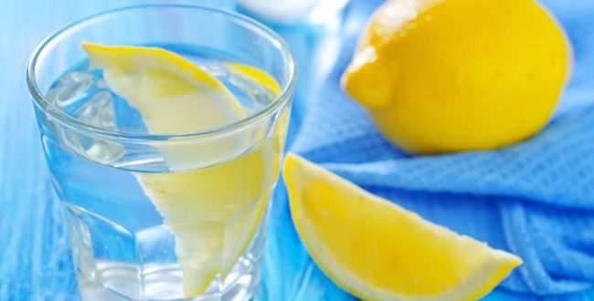 Νερό με λεμόνι για αδυνάτισμα: Μύθος ή πραγματικότητα;