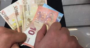 Ξεχάστε την επιστροφή φόρου! Μπλόκο από το υπουργείο Οικονομικών