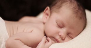 Γιατί τα μωρά πρέπει να κοιμούνται στο δικό τους δωμάτιο