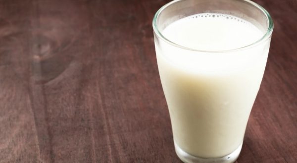 Τέσσερις τρόποι να χρησιμοποιήσετε το ληγμένο γάλα