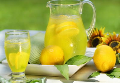 Τι πρέπει να προσέχουμε πίνοντας χυμό από λεμόνι - λεμονάδα