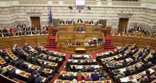 Προϋπολογισμό με μια ντουζίνα νέα μέτρα λιτότητας καταθέτει στη Βουλή ο Τσακαλώτος