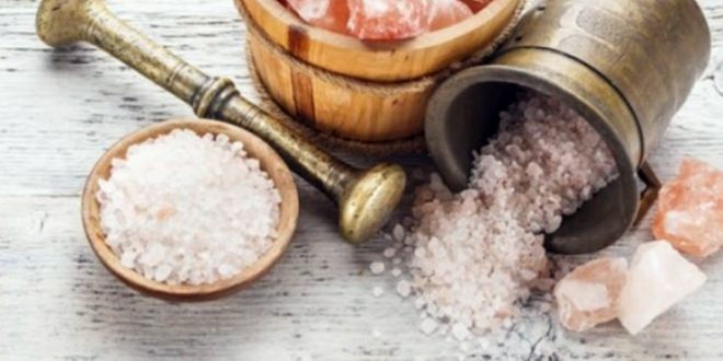 Πώς να μειώσετε το αλάτι που τρώτε στα φαγητά