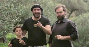 Xιουμοριστικά βίντεο, με ήρωες παραγωγούς από τις κύριες ελαιοπαραγωγικές περιοχές της χώρας. για το καλύτερο ελληνικό ελαιόλαδο