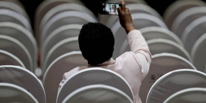 «Σελφίτιδα» τη λένε οι ψυχολόγοι και μιλούν για πραγματική ψυχική διαταραχή