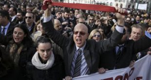 Ελεύθεροι επαγγελματίες: Αυτό είναι τα νέα χαράτσια που τούς «φέρνει» το 2018