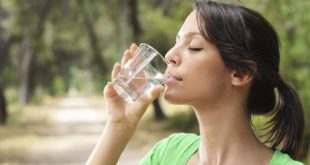 Τρία σημάδια ότι πρέπει να πίνετε περισσότερο νερό