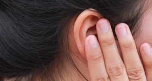 Γιατί βουίζουν τα αυτιά μας -Τι μπορείτε να κάνετε για να σταματήσετε τον ενοχλητικό ήχο