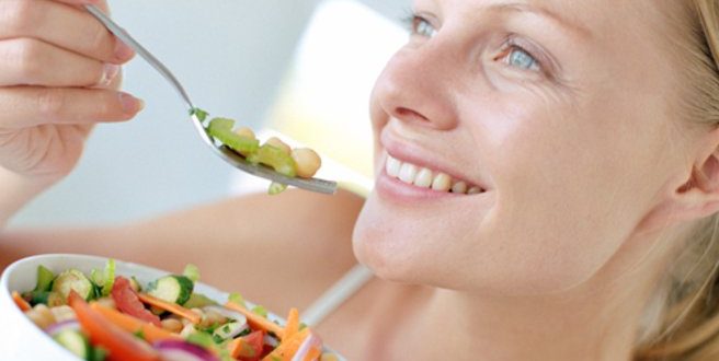 Τρεις τροφές που μας κάνουν πιο χαρούμενους