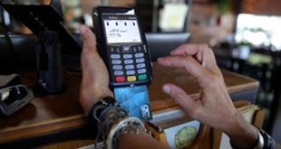 ΑΑΔΕ σε τράπεζες: Στείλτε τις συναλλαγές με ηλεκτρονικά μέσα πληρωμών για το αφορολόγητο