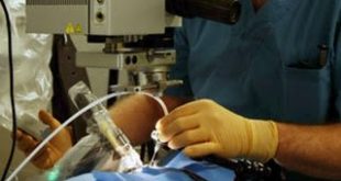 Βραβείο για την πρώτη παγκοσμίως μεταμόσχευση κερατοειδούς από βρέφος τριών μηνών σε 68χρονη