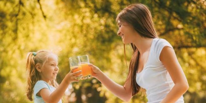 Ερευνα: Γιατί οι γονείς δεν πρέπει να δίνουν χυμό πορτοκαλιού στα παιδιά τους για πρωινό