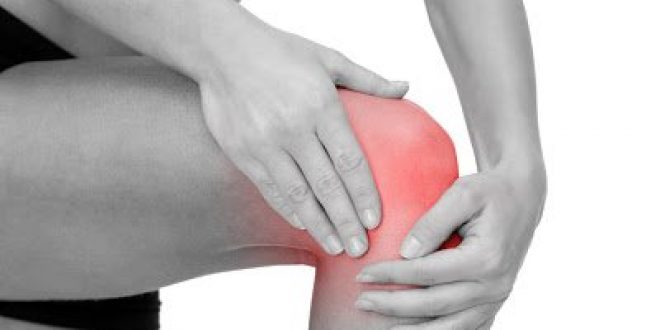 Πόνος στο γόνατο, που οφείλεται; Τρόποι αντιμετώπισης στο σπίτι με ασκήσεις και σωστή διατροφή. Πότε πρέπει να πάτε στον γιατρό