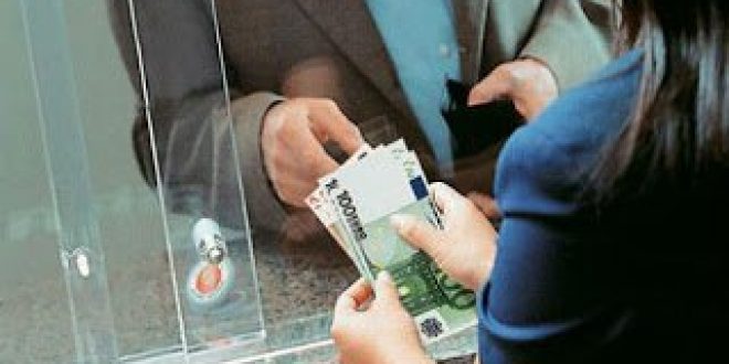 Συντάξεις: Μειώσεις ως και 350 ευρώ – Αναλυτικοί πίνακες με τα νέα ποσά