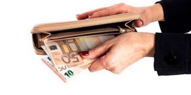 Τριπλό σοκ εισφορών για τους ελεύθερους επαγγελματίες το 2019