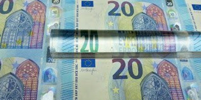 Έρχεται το τέλος των μετρητών για συναλλαγές πάνω από 200 ευρώ