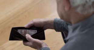 Δόθηκε το πρώτο "σήμα" για τις περικοπές των συντάξεων για το 2019