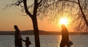 Η Ευρώπη γηράσκει. Οι νέοι στην Ελλάδα θέλουν να κάνουν οικογένεια, αλλά δεν μπορούν