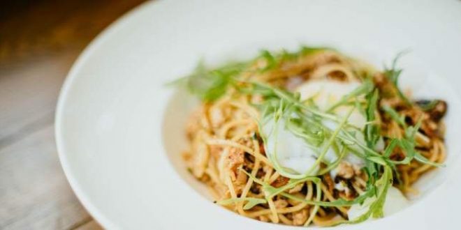 Η εκπληκτική αλλαγή που θα συμβεί στο σώμα σου αν σταματήσεις να τρως υδατάνθρακες μετά τις 2:30 μ.μ.