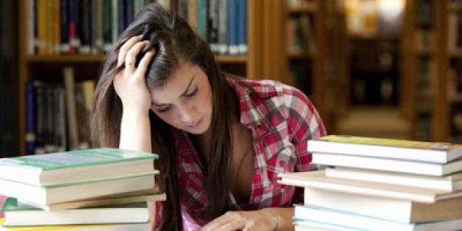 Στo άγχος των εξετάσεων μπορεί να οφείλεται πονοκέφαλος, ταχυκαρδίες, συχνοουρία, θυμός, βήχας, καούρες, πόνος στο στομάχι, αϋπνία